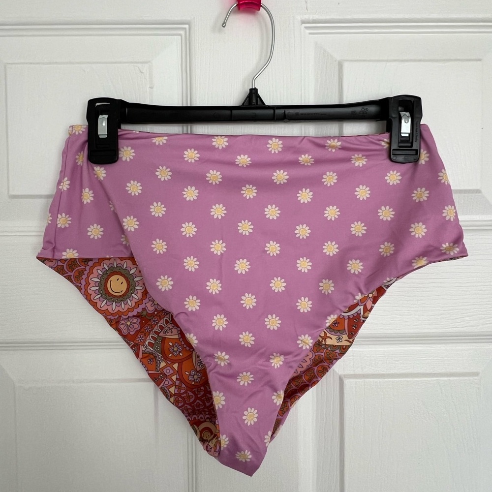 Smiley Flower Pattern Reversible High Waisted Bik… - image 2